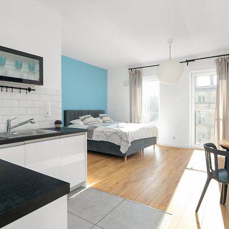Klimatyczne I Nowoczesne Studio Very Berry W Poznaniu By Noclegi Renters Екстериор снимка