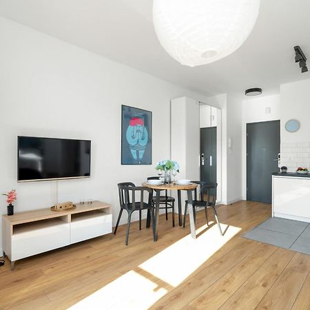 Klimatyczne I Nowoczesne Studio Very Berry W Poznaniu By Noclegi Renters Екстериор снимка
